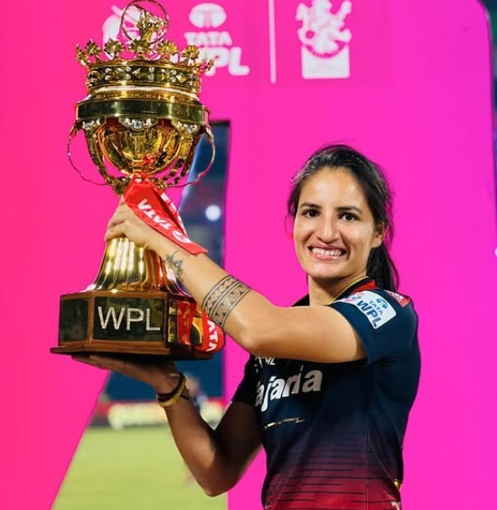 Renuka Singh Thakur with her Trophy