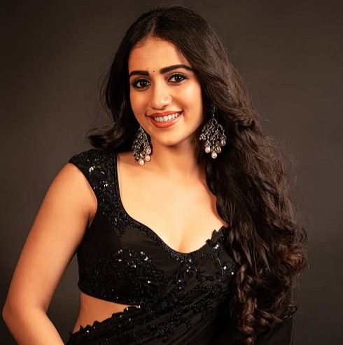 Sakshi Mhadolkar