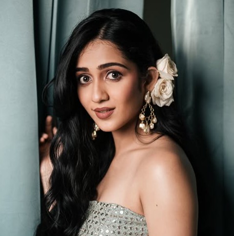 Sakshi Mhadolkar Profile
