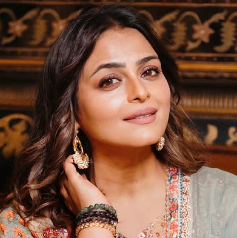 Shilpa Shirodkar Profile