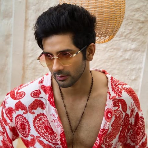 Vardhan Puri Profile