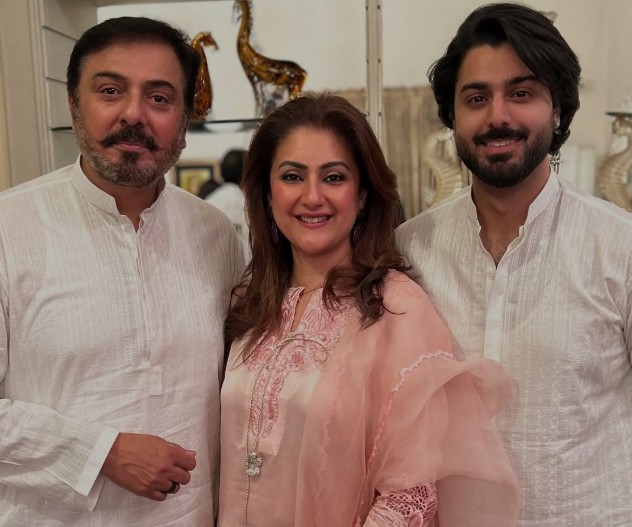 Zaviyar Nauman Ijaz with his parents