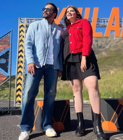 Anjali Anand with Rohit Shetty in the tv show 'Fear Factor Khatron Ke Khiladi 3'