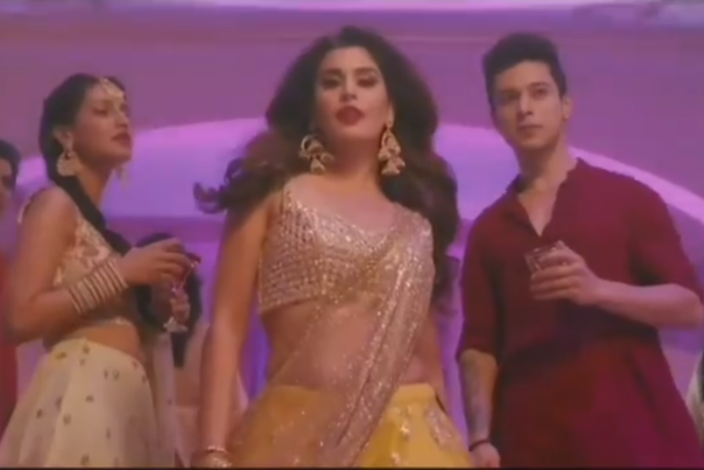 Aarti Khetarpal in the scene of the web series 'Bebaakee'