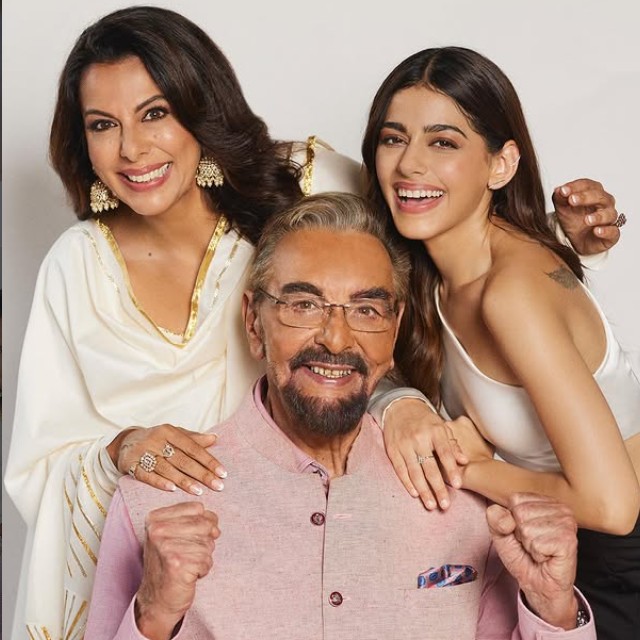 Alaya F with her mother Pooja Bedi and her Maternal grandfather Kabir Bedi