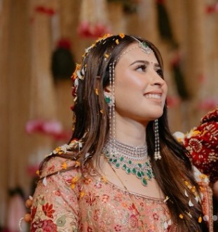 Saaniya Chandok: Biography, Age, Family, Career & Net Worth