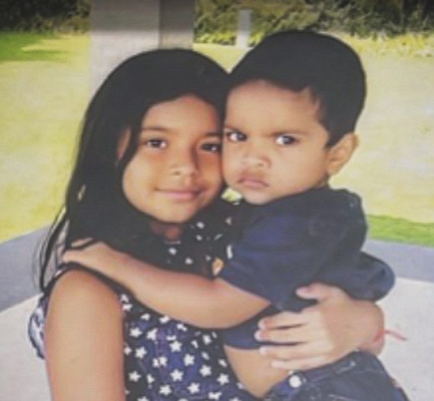 Sharmishta Panoli's Childhood Picture with her brother