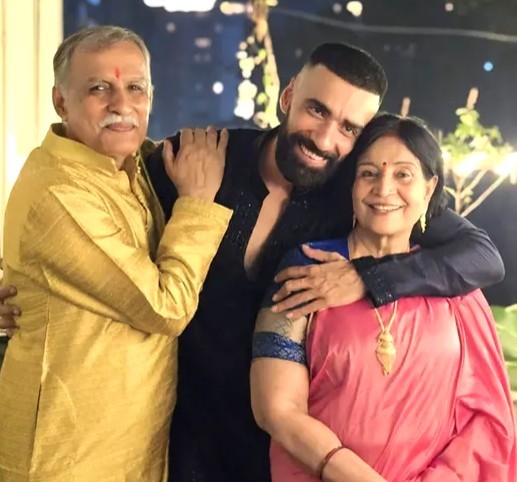 Avinash Tiwary with his Parents