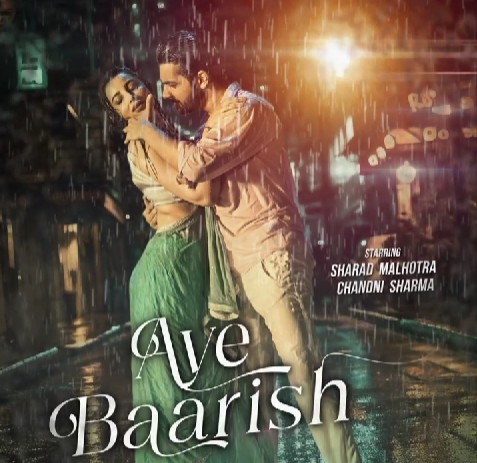 Chandni Sharma and Sharad Malhotra in the music video 'Aye Barish'