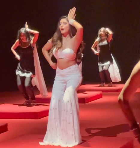 Chandni Bainz in the music video 'Jeeja'
