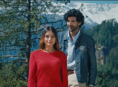 Bhanuj Sood with Kajal Chauhan in a scene of the film 'Dil Deewana Ho Gaya'