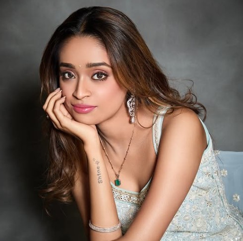 Divaa Vanjari Profile