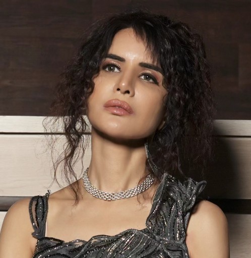 Jashn Agnihotri Profile