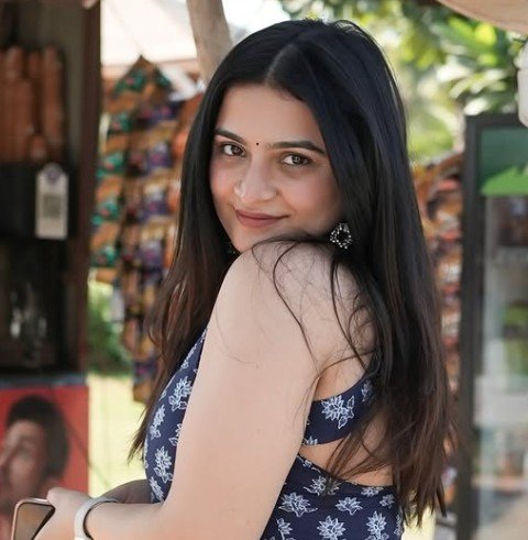 Kirti Mehra Profile