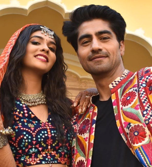 Pranali Rathod with tv show 'Yeh Rishta Kya Kehlata Hai' co-star Harshad Chopra