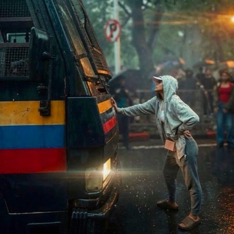 Riya Ahir, when she stood in front of a police van in Mumbai.