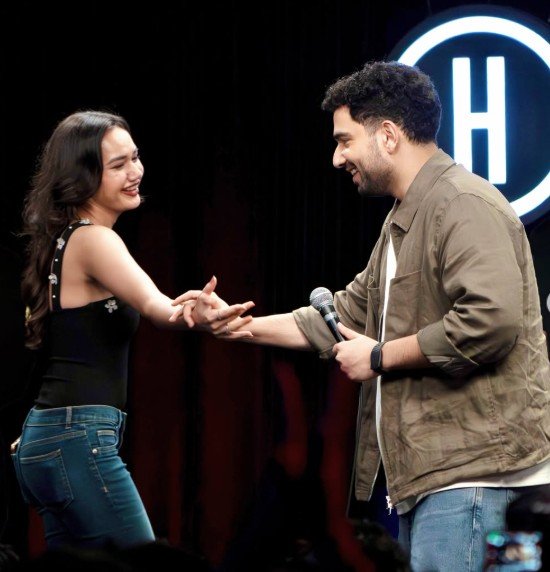 Sharon Verma with Samay Raina during TV Series 'India's Got Talent 2'