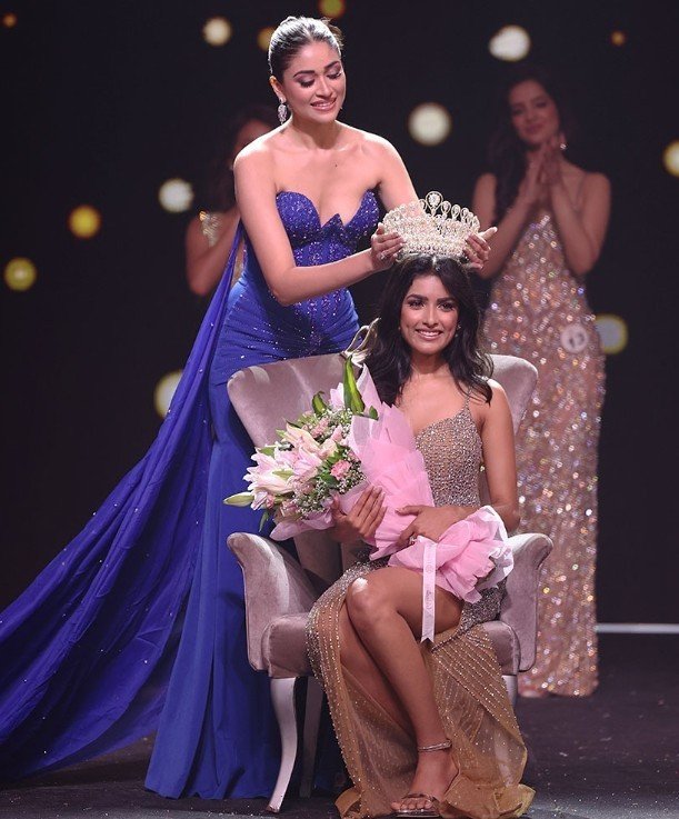 Nikita Porwal being crowned Miss Femina India 2024