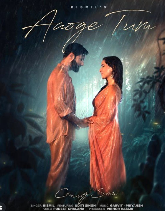 Uditi Singh on the poster of the music video 'Aaoge Tum'
