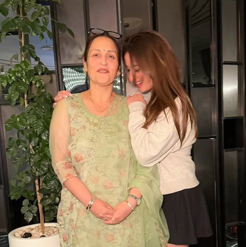 Uditi Singh with her mother