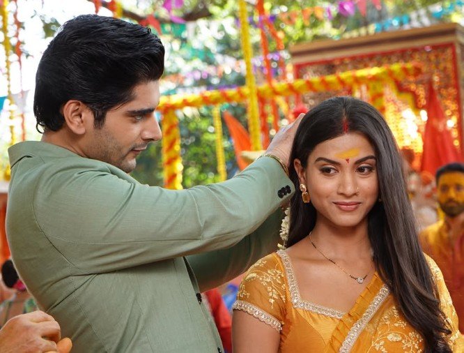 Esha Suryawanshi with Akshat Sukhija in the TV Show 'Manpasand Ki Shadi'