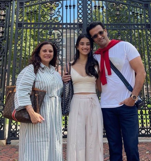 Kiara Bose Roy with her parents