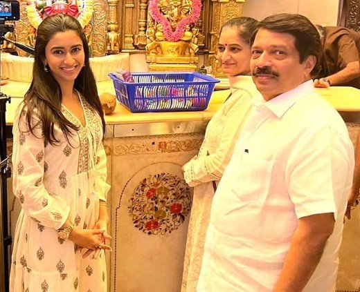 Komal Pawaskar with her father Kiran Pawaskar
