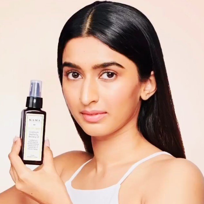 Komal Pawaskar Promoting Kama Ayurveda