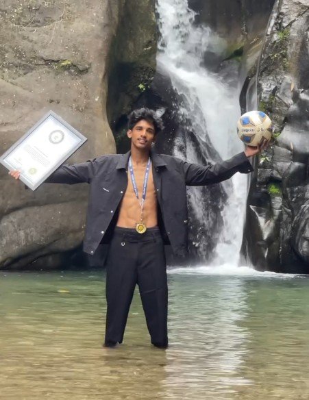 Muhammad Riswan recreates his viral Instagram reel after receiving the award