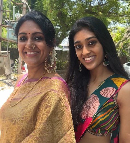 Niyathi Kadambi with her mother Devadarshini