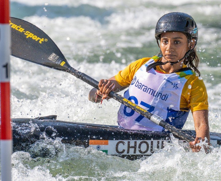 Shikha Chouhan competing in Canoe Slalom